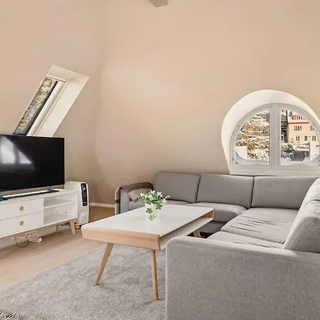 Dinbnb I New High-end Penthouse Apt - Wine, Dine & Views Lägenhet *